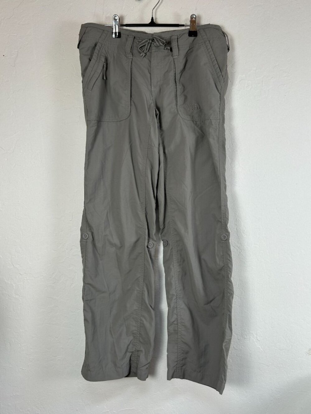 The North Face Womens Grey Cargo Hiking Short Pants Convertible Roll Up Hem Sz 6